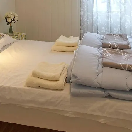 Semesterbostad 4 Star In *